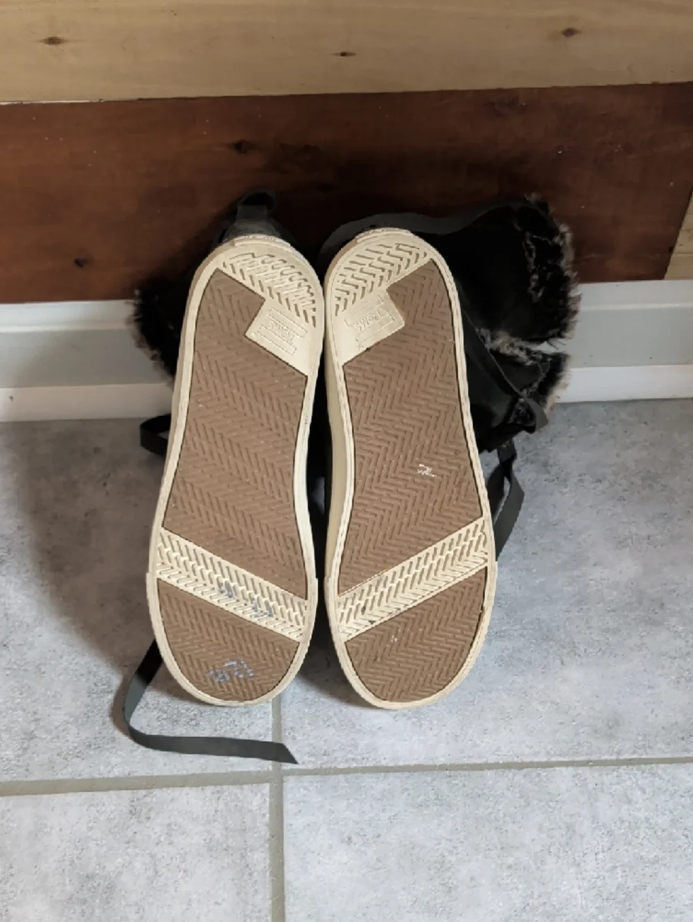 Toms Olive Suede Faux-Fur Cuffed Winter Boots